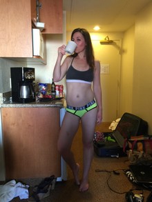 Jolie coquine en manque d'orgasmes et de rencontres