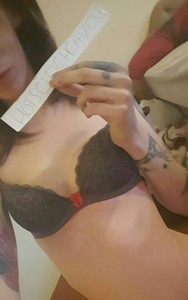 Nymphette qui adore la baise