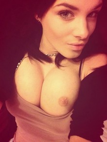 Coquine cherche un mec discret sur Somme pour être dominée
